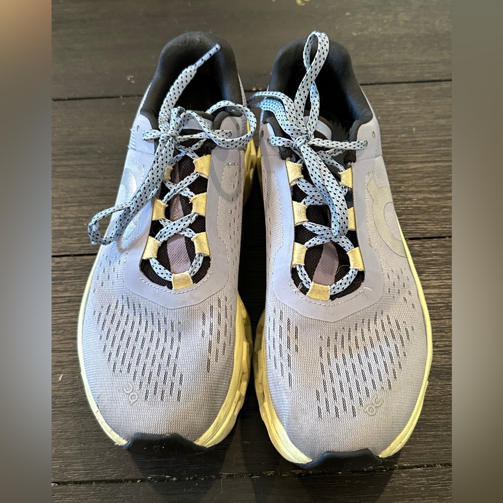On Cloudmonster women’s size 8 color Nimbus